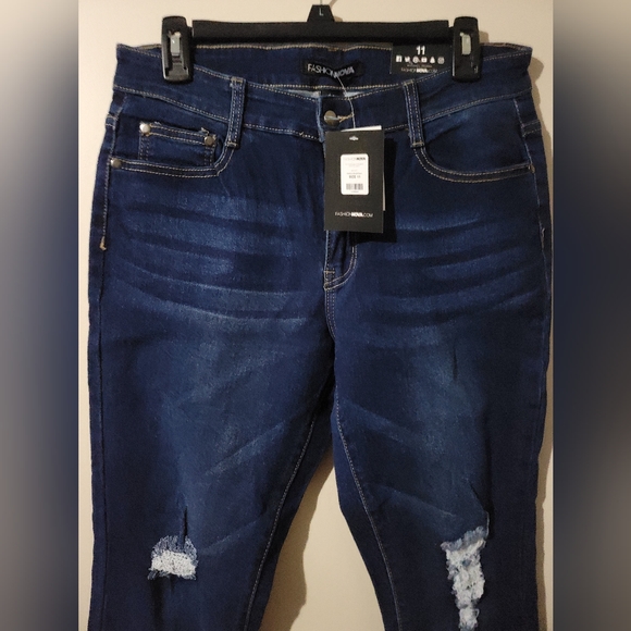 Distressed Jeans - Picture 2 of 5